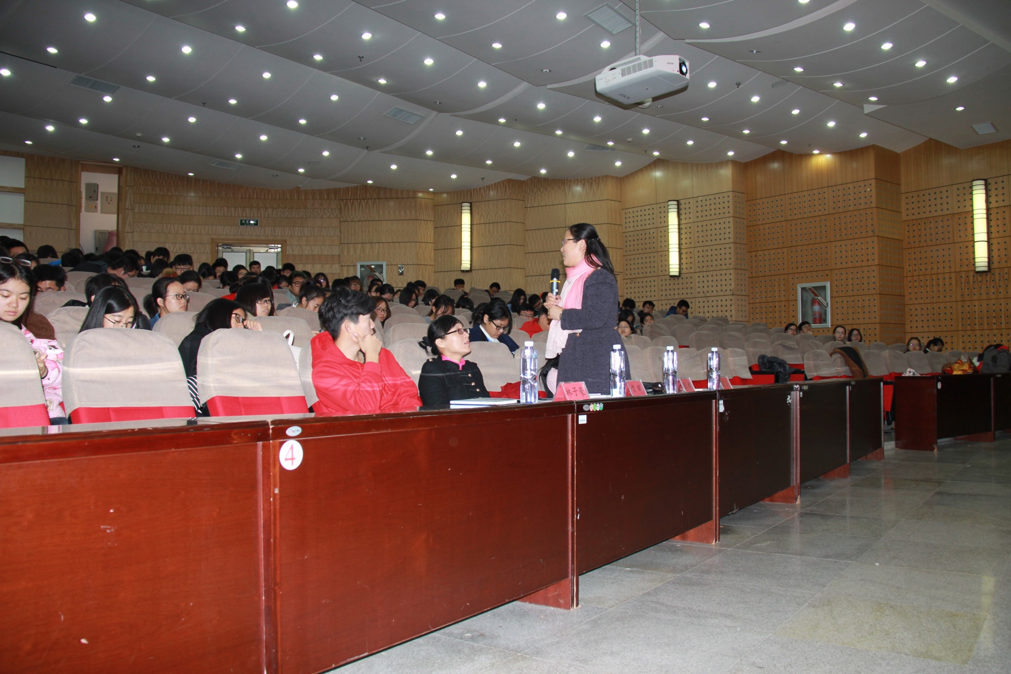 说明: http://img.univs.cn/20161121/0/201611212223096203689134.jpg